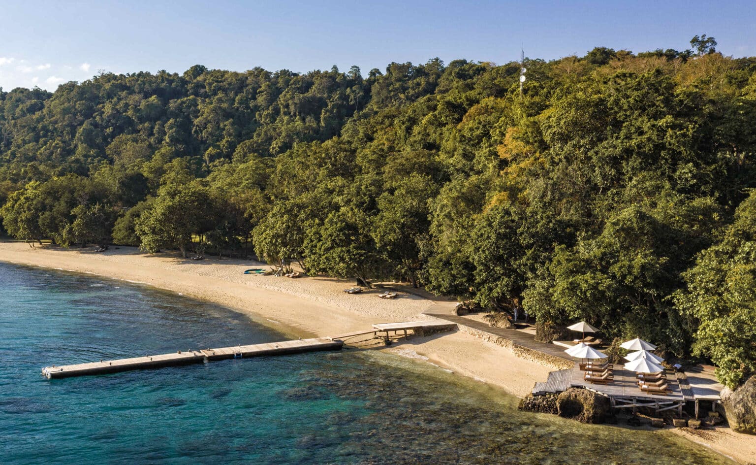 AS_Indonesia_Moyo Island_Amanwana-beach