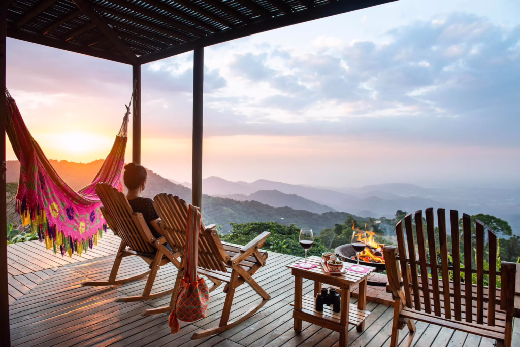 Sunset mountain view from the veranda at Casa Oropendola