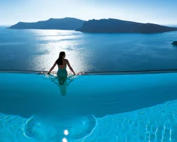 EU_Greece_Santorini_Perivolas-pool2